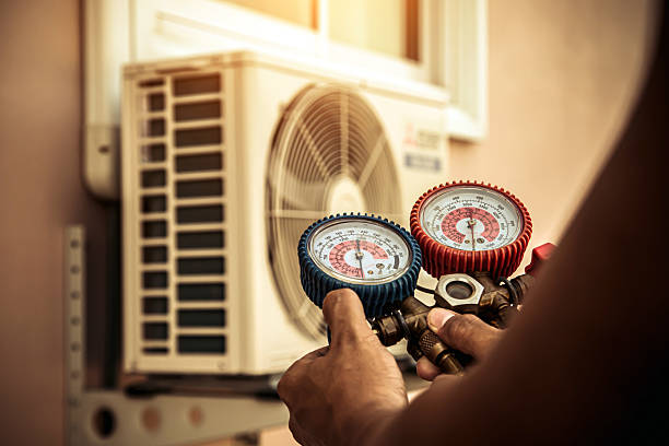 Professional Hvac technician working in Victoria, VA
